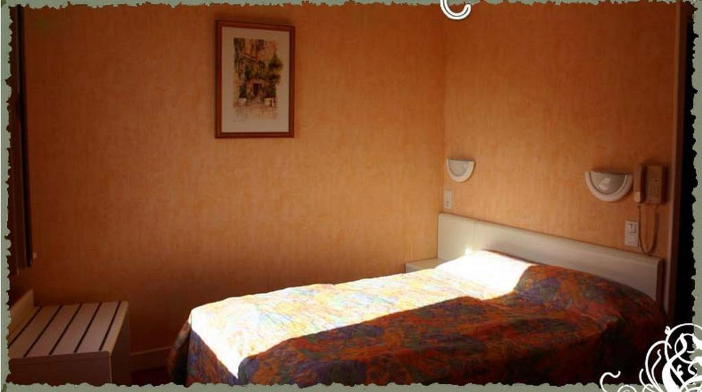 Auberge Du Relais D'Auniac Gourdon-en-quercy Quarto foto